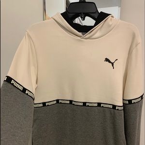 Boys XL (18-20) Cream/Grey PUMA Hoodie.